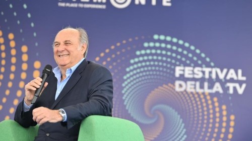 Gerry Scotti apre il Festival della TV di Dogliani...